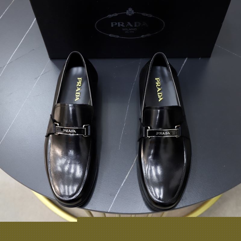 Pra*a leather shoes